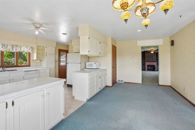 3407 S 24th Avenue W, Newton, IA 50208