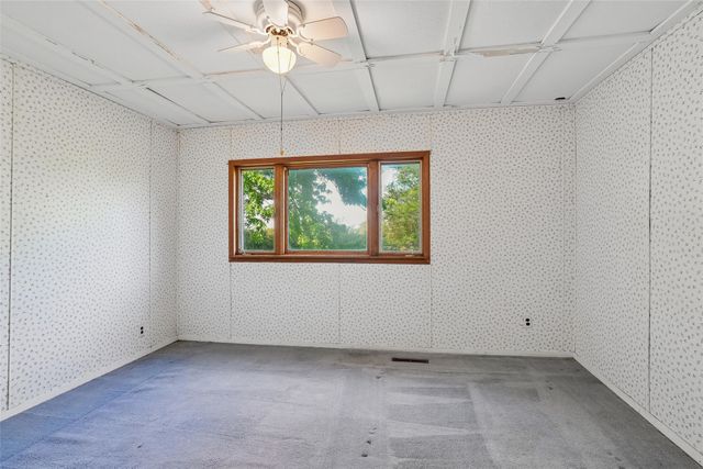 3407 S 24th Avenue W, Newton, IA 50208
