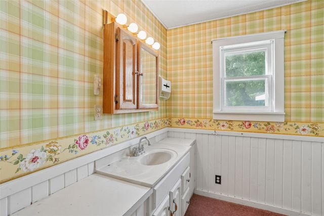 3407 S 24th Avenue W, Newton, IA 50208