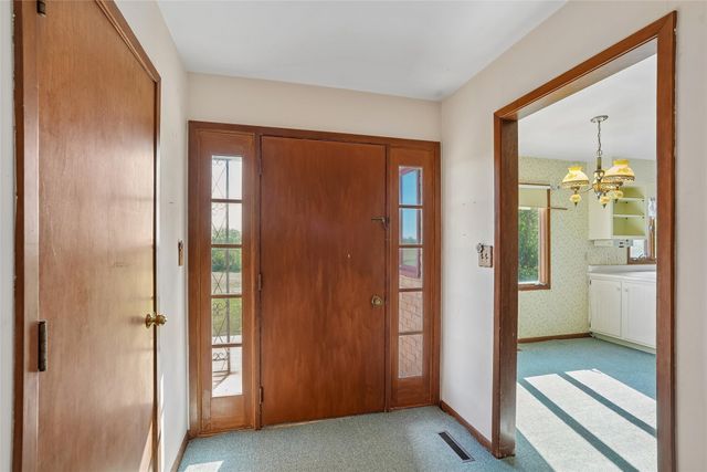 3407 S 24th Avenue W, Newton, IA 50208