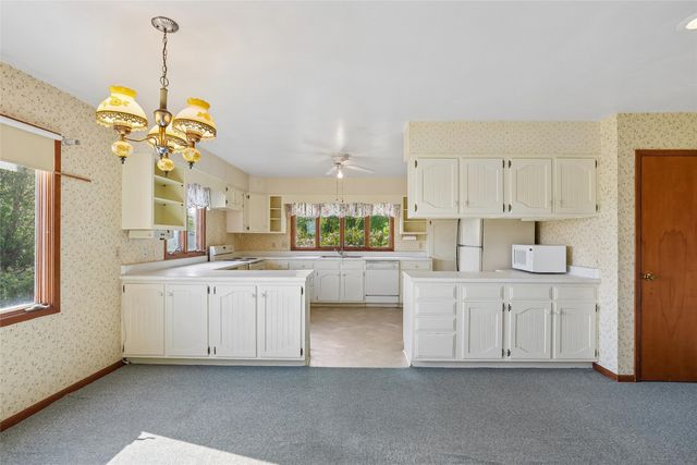 3407 S 24th Avenue W, Newton, IA 50208