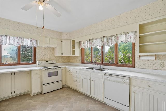 3407 S 24th Avenue W, Newton, IA 50208