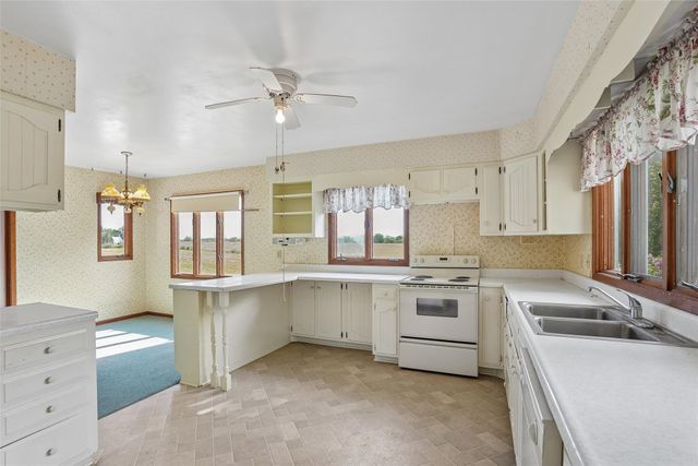 3407 S 24th Avenue W, Newton, IA 50208