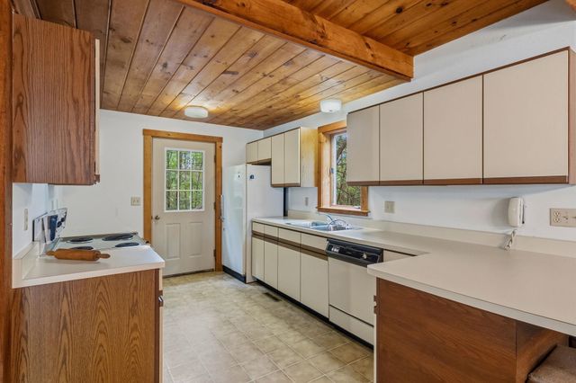 18 Devon Drive, Danville, NH 03819