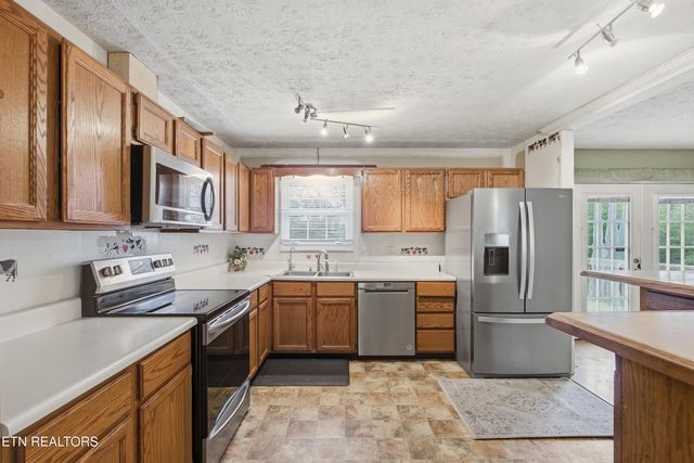 7404 Oxmoor Rd, Knoxville, TN 37931