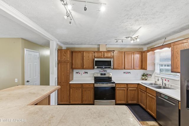 7404 Oxmoor Rd, Knoxville, TN 37931