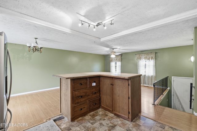 7404 Oxmoor Rd, Knoxville, TN 37931