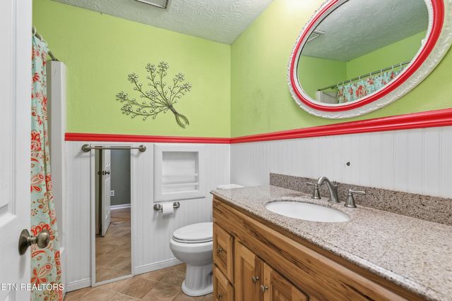 7404 Oxmoor Rd, Knoxville, TN 37931