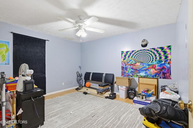 7404 Oxmoor Rd, Knoxville, TN 37931