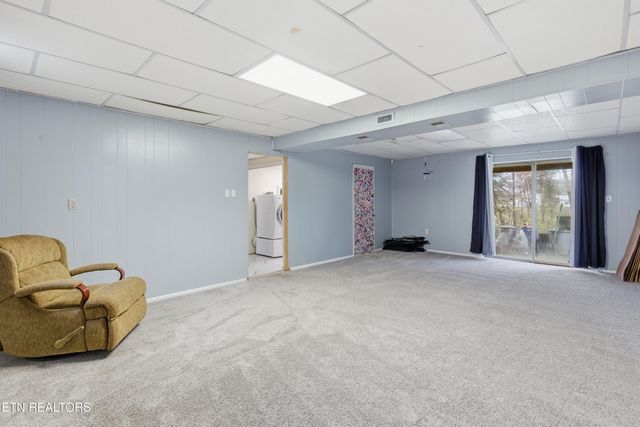 7404 Oxmoor Rd, Knoxville, TN 37931