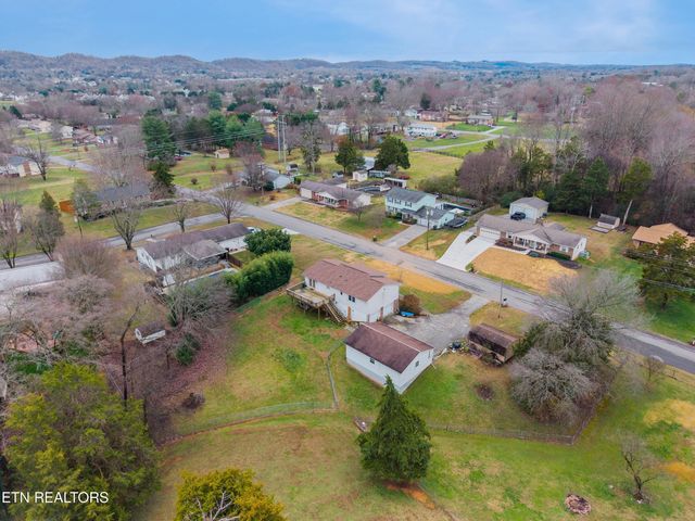 7404 Oxmoor Rd, Knoxville, TN 37931