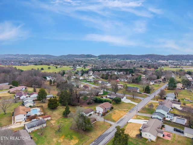 7404 Oxmoor Rd, Knoxville, TN 37931