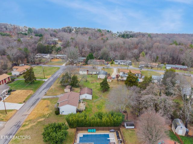 7404 Oxmoor Rd, Knoxville, TN 37931