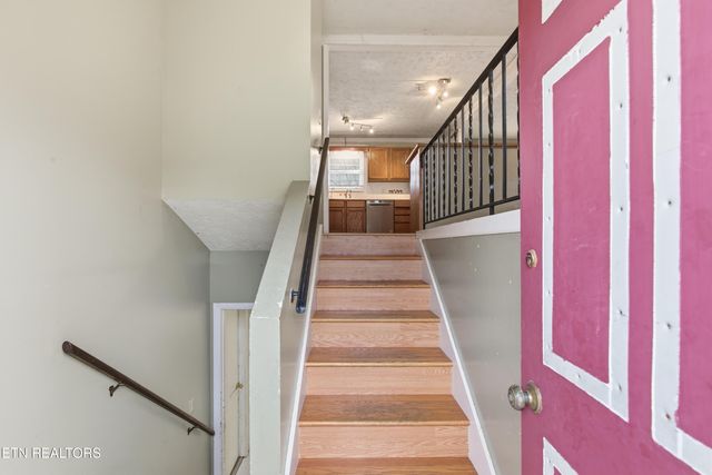 7404 Oxmoor Rd, Knoxville, TN 37931