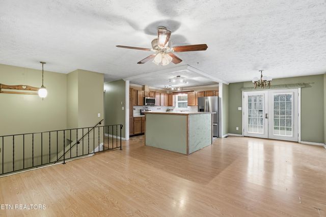 7404 Oxmoor Rd, Knoxville, TN 37931