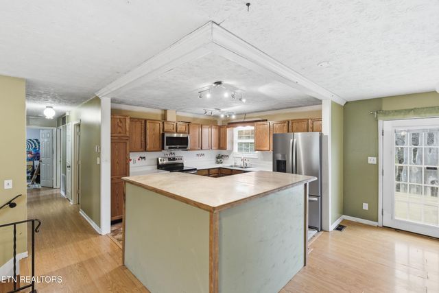 7404 Oxmoor Rd, Knoxville, TN 37931