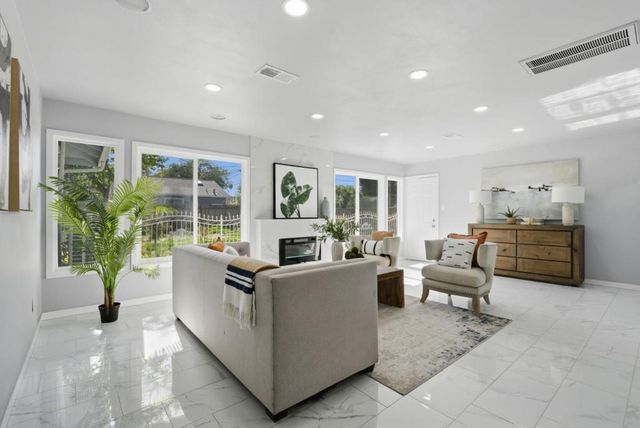 1360 Saratoga Avenue, San Jose, CA 95129