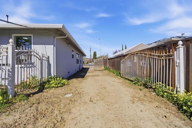 1360 Saratoga Avenue, San Jose, CA 95129