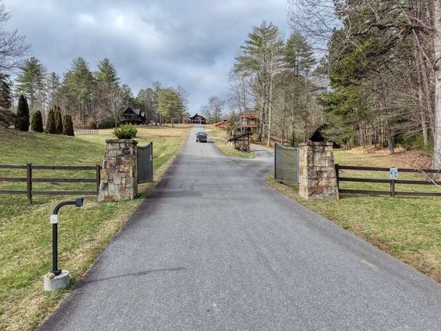 99 Old Possum Way, Murphy, NC 28906