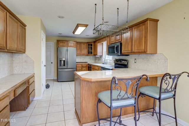 144 Blue Bird Drive, Johnson City, TN 37601