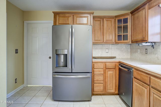 144 Blue Bird Drive, Johnson City, TN 37601