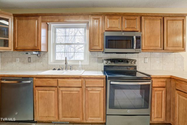 144 Blue Bird Drive, Johnson City, TN 37601