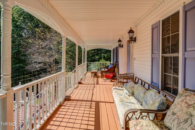 144 Blue Bird Drive, Johnson City, TN 37601