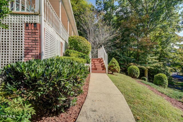 144 Blue Bird Drive, Johnson City, TN 37601