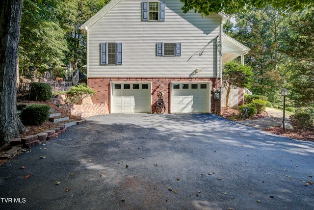 144 Blue Bird Drive, Johnson City, TN 37601