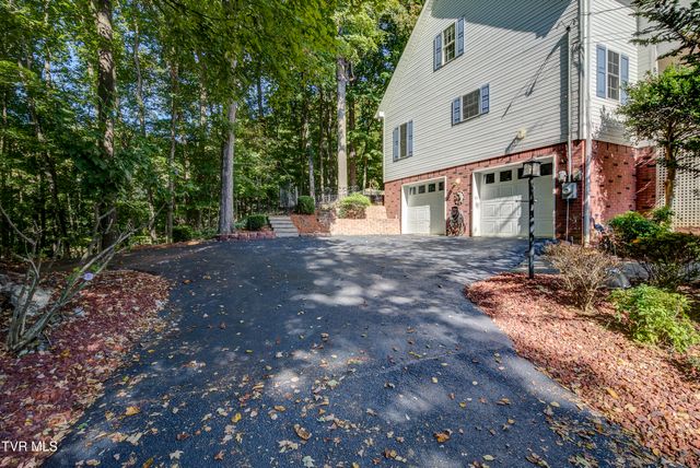 144 Blue Bird Drive, Johnson City, TN 37601