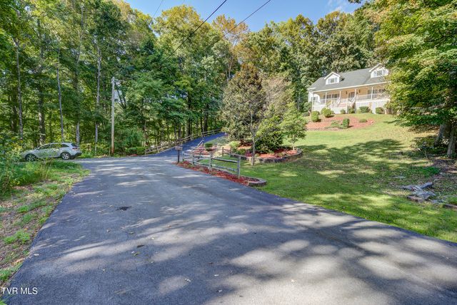 144 Blue Bird Drive, Johnson City, TN 37601