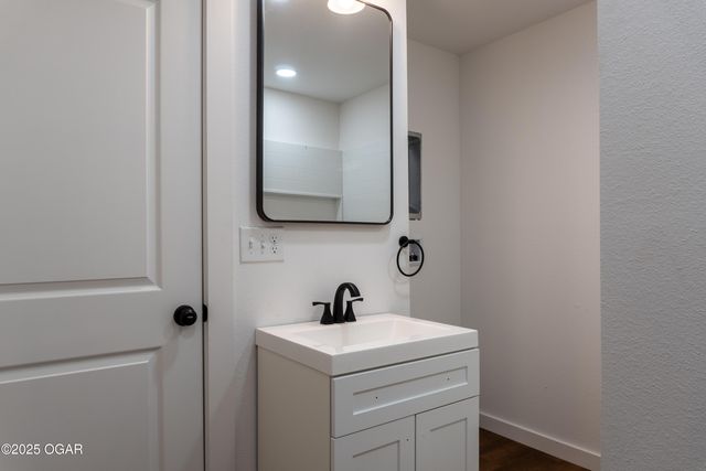 609 N Pearl Avenue, Joplin, MO 64801