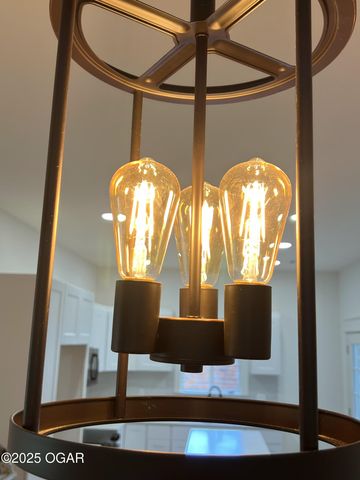 609 N Pearl Avenue, Joplin, MO 64801