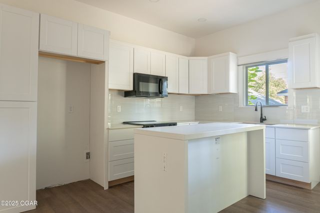 609 N Pearl Avenue, Joplin, MO 64801