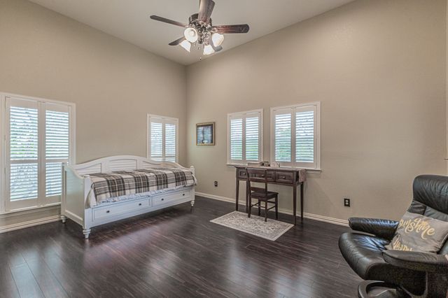 5900 Houghton Avenue, Fort Worth, TX 76107