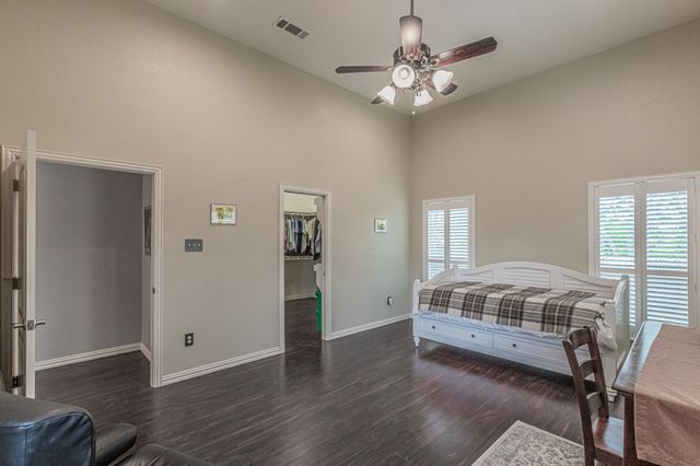 5900 Houghton Avenue, Fort Worth, TX 76107