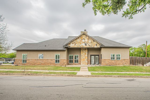 5900 Houghton Avenue, Fort Worth, TX 76107