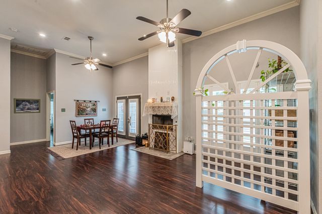 5900 Houghton Avenue, Fort Worth, TX 76107