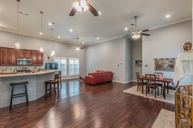 5900 Houghton Avenue, Fort Worth, TX 76107