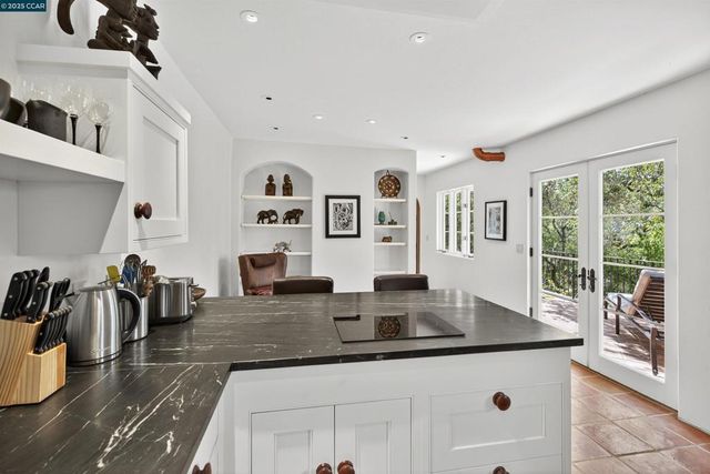 1 La Campana Rd, Orinda, CA 94563