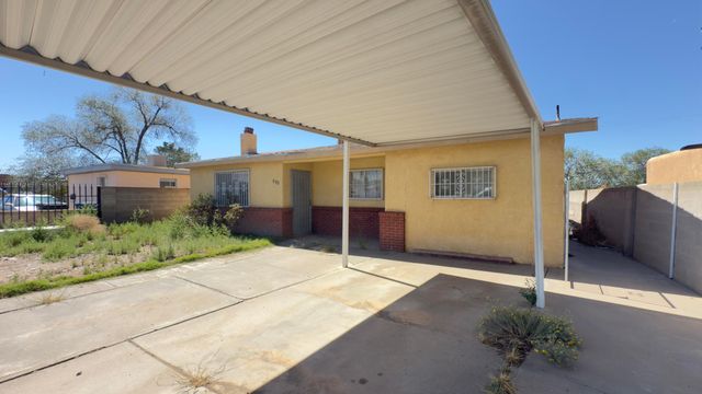 633 ESPANOLA Street SE, Albuquerque, NM 87108