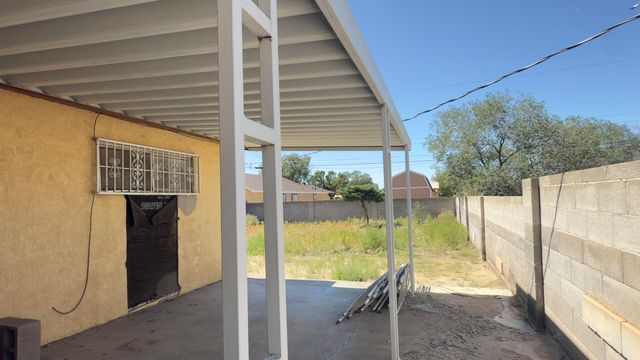 633 ESPANOLA Street SE, Albuquerque, NM 87108