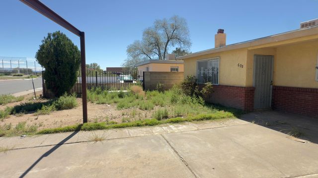 633 ESPANOLA Street SE, Albuquerque, NM 87108