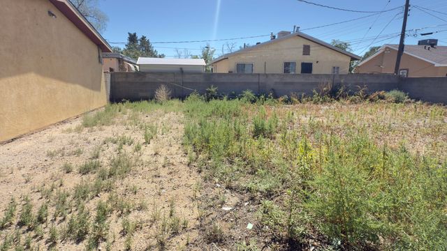 633 ESPANOLA Street SE, Albuquerque, NM 87108
