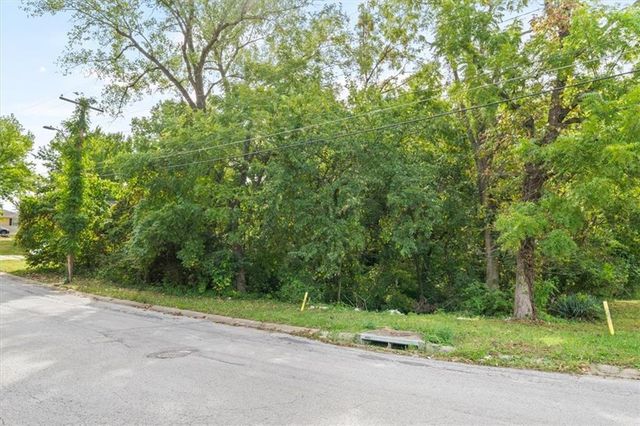 7341 Cleveland Avenue, Kansas City, MO 64132