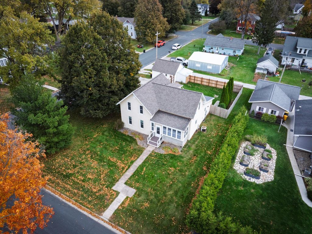 110 2nd Avenue SE, Harmony, MN 55939