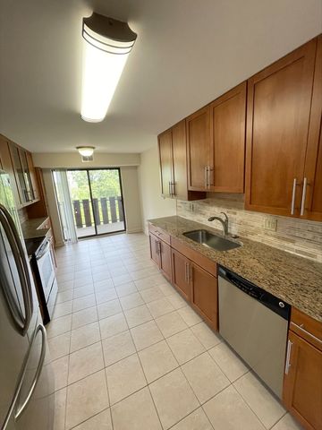 1755 lake cook Road 220, Highland Park, IL 60035
