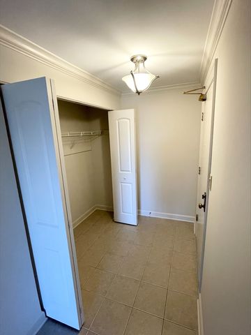 1755 lake cook Road 220, Highland Park, IL 60035