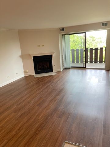 1755 lake cook Road 220, Highland Park, IL 60035