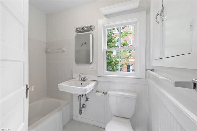 407 Warren Cres Apt 2, Norfolk, VA 23507